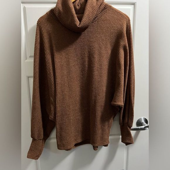 Jodifl brown/burnt orange cowl neck long dolman sleeve sweater in size M. - Picture 2 of 7